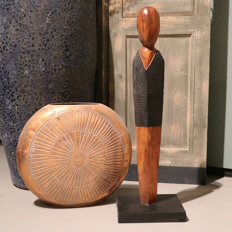 DKNC - Beeld albasia hout - 25.5x20x78cm - Multi