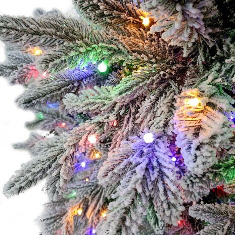Wintervalley Trees - Kunstkerstboom George met LED verlichting - 150x98cm - Besneeuwd