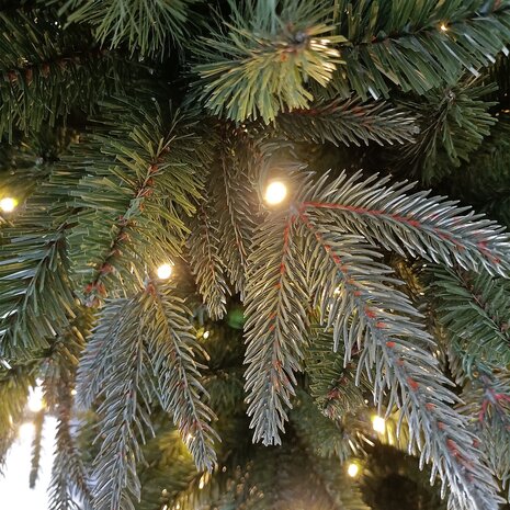Wintervalley Trees - Kunstkerstboom Filip met LED verlichting - 210x188cm - Groen