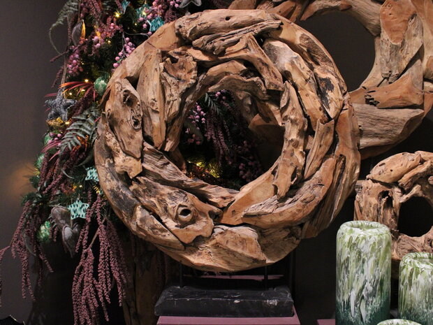 DKNC - Beeld rond erosiehout Poltava - 79x15x94cm - Grijs